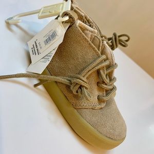 Baby Gap Suede Boots Tan - NWT - Toddler 5